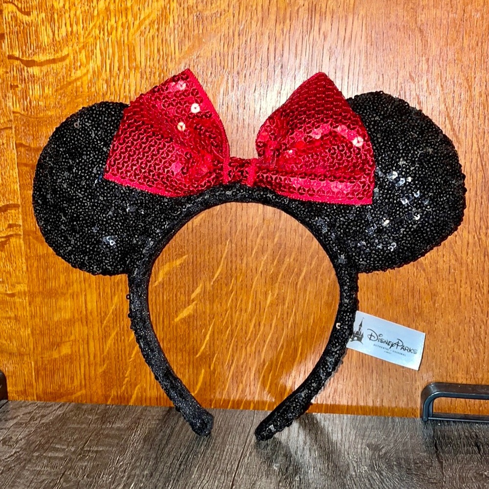 Classic Minnie Mouse Ears